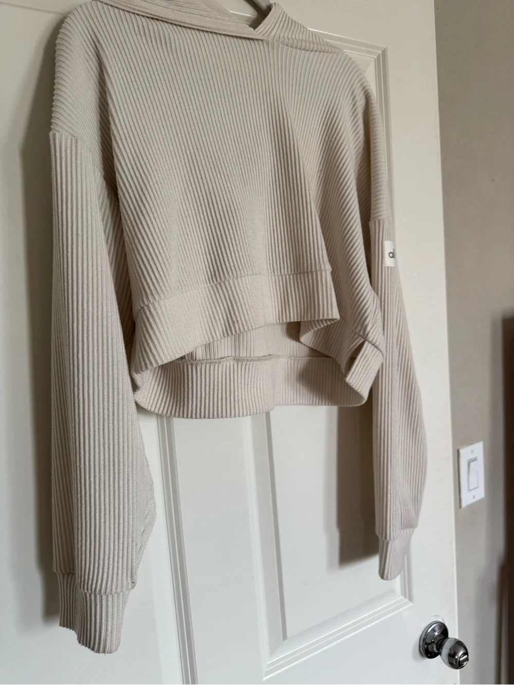 Alo Yoga Ribbed Cropped Hoodie | Size Medium | Cream Lounge Sweatshirt